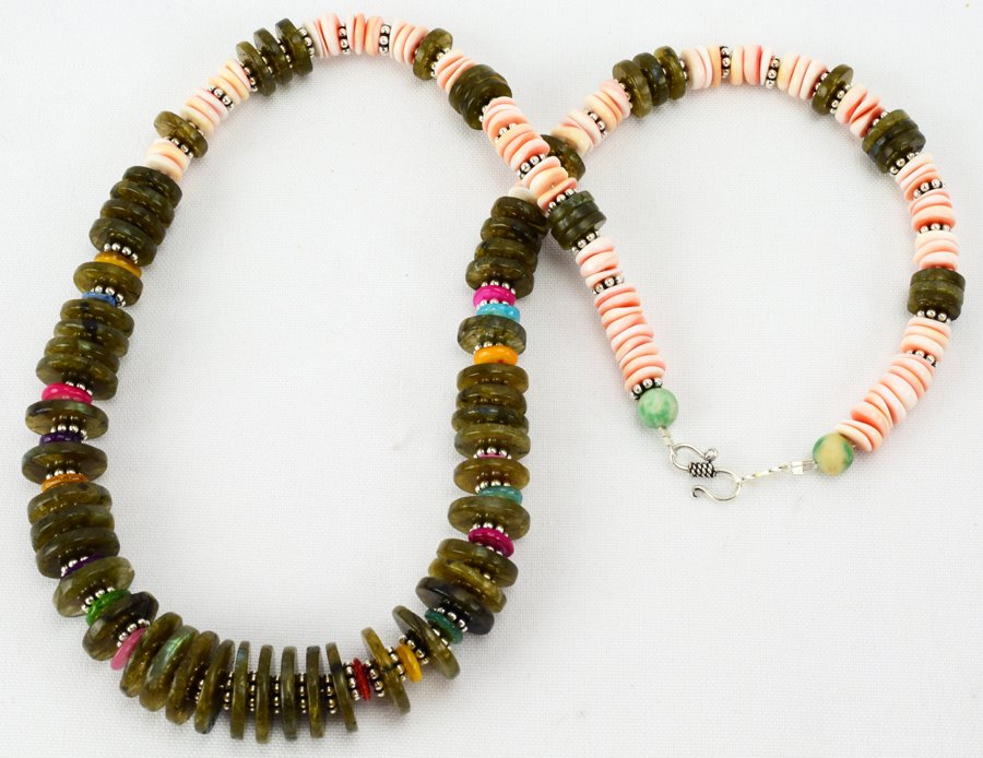Navajo Green Treasure Bead and Heishe Necklace. (1 of 5)