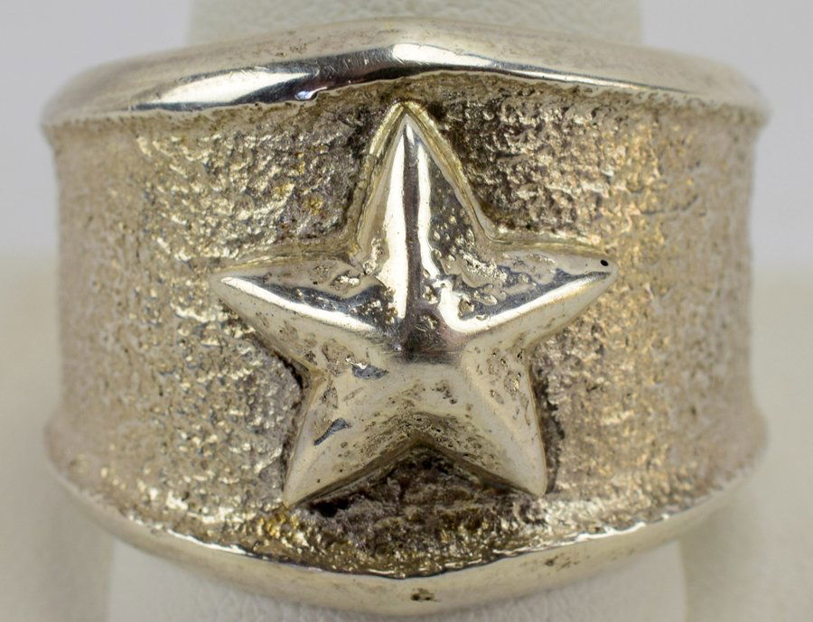 Native American Sterling Tufa Cast Men's Star Ring (1 of 5)