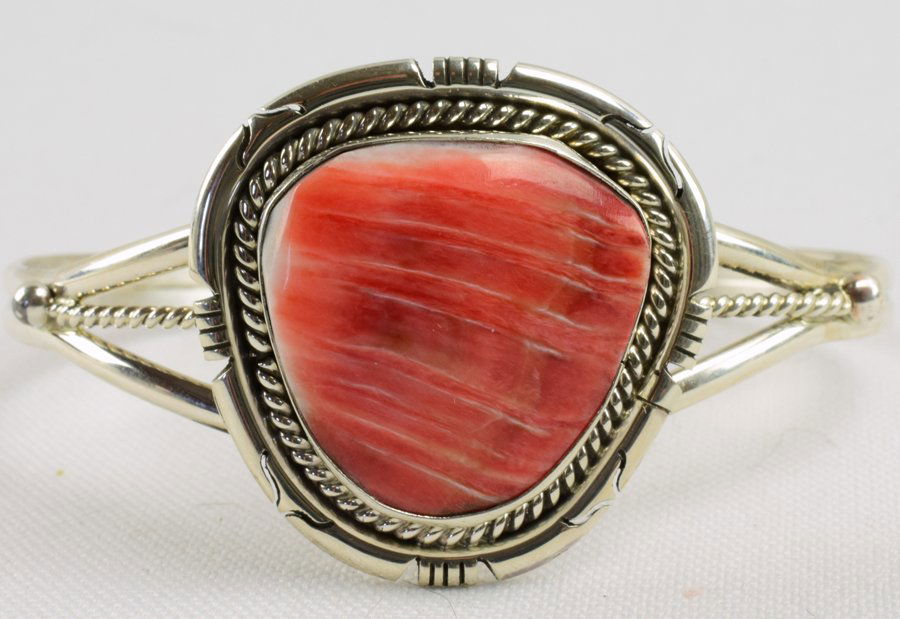 Native American Sterling Silver Spiny Oyster Bracelet (1 of 3)