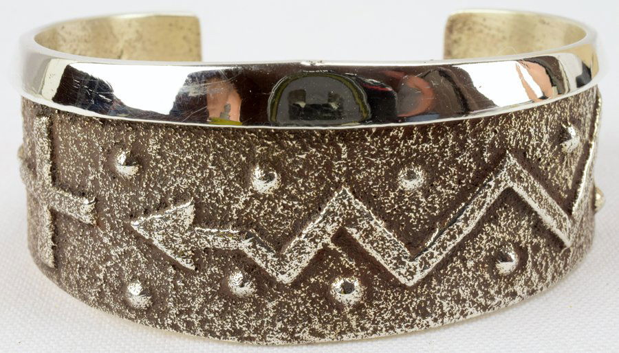 Navajo Sterling Sand Cast Arrow & Cross Bracelet (1 of 4)