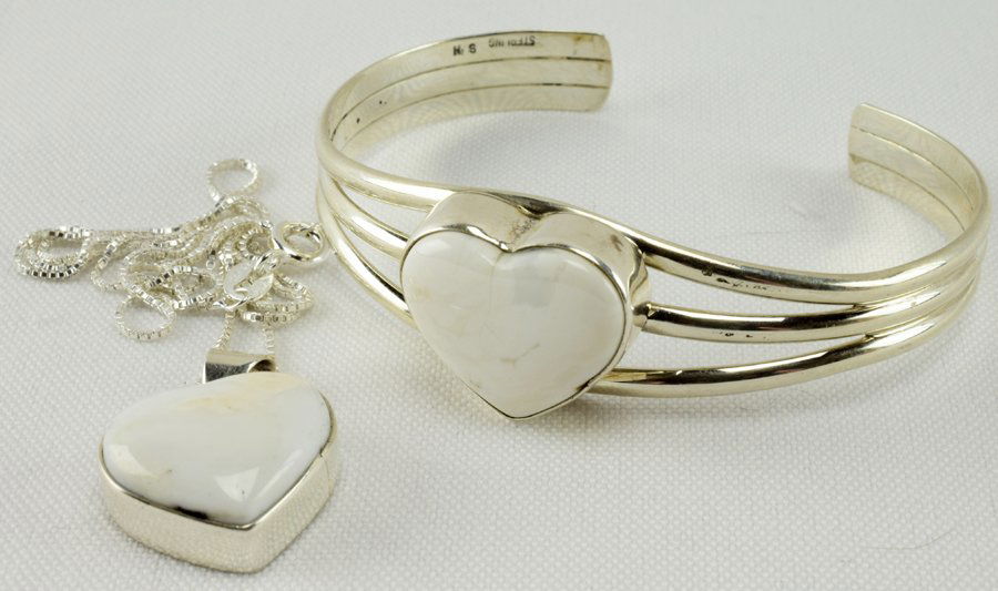 Navajo White Buffalo Turquoise Bracelet and Necklace St (1 of 4)