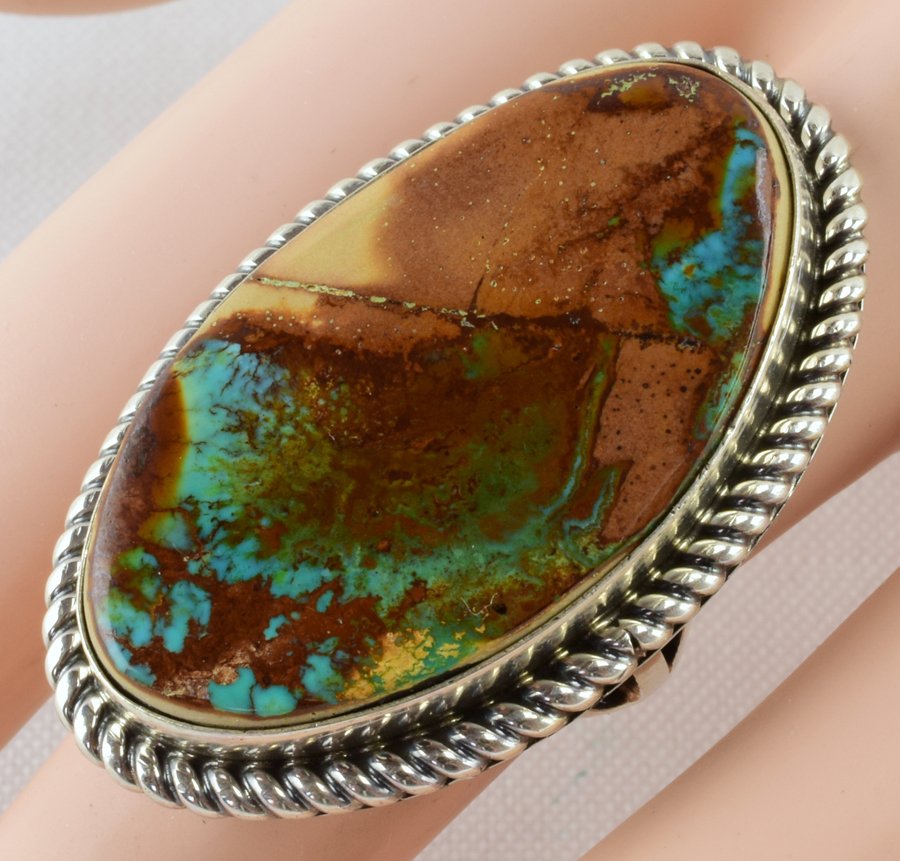 Navajo Sterling Pilot Mountain Turquoise Ring (1 of 4)
