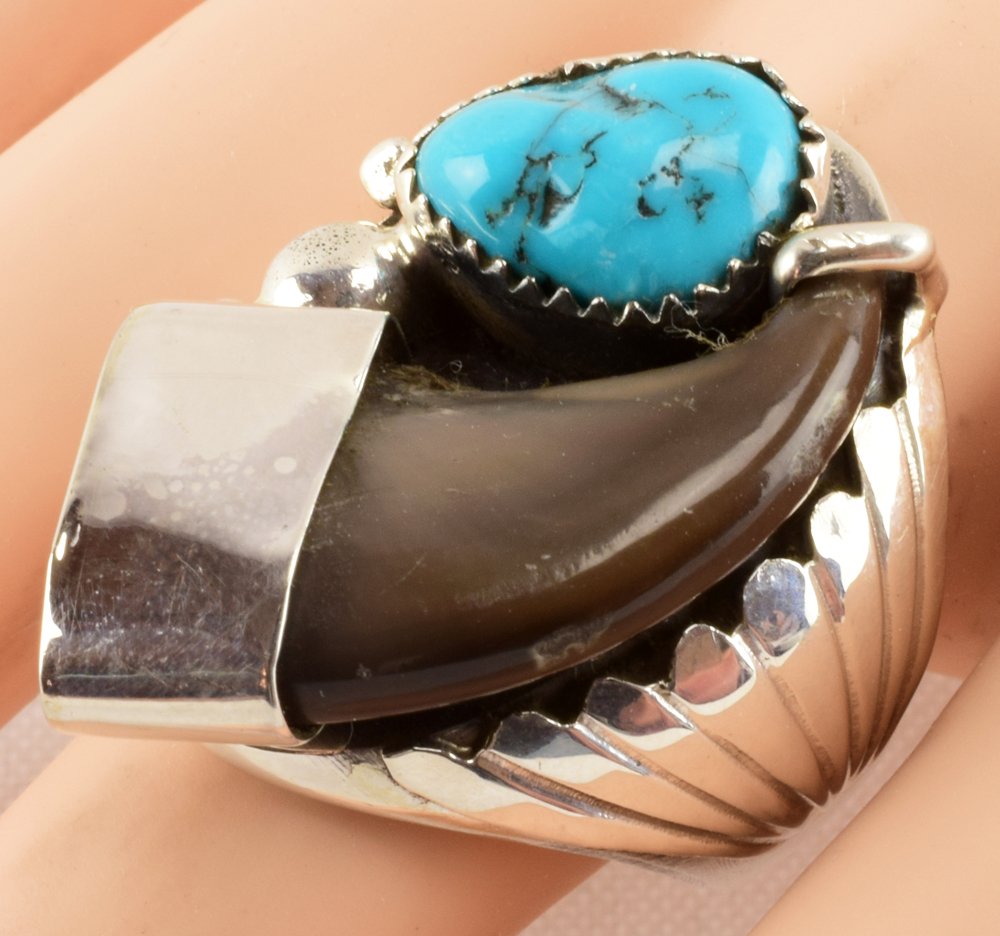 Navajo Sterling Silver Bear Claw Men's Ring (1 of 6)