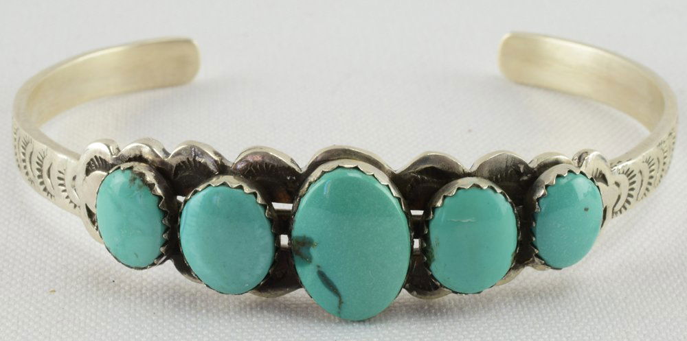 Navajo Vintage Sterling Silver Cuff Bracelet (1 of 5)