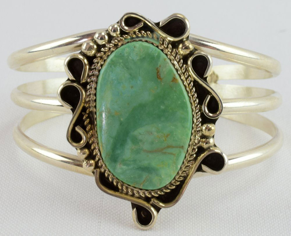 Navajo Sterling Vintage Turquoise Single stone Cuff (1 of 4)