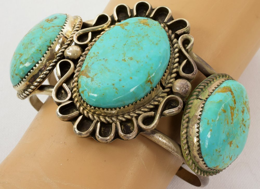 Vintage Navajo Sterling Kingman Turquoise 3 Stone Cuff (1 of 3)
