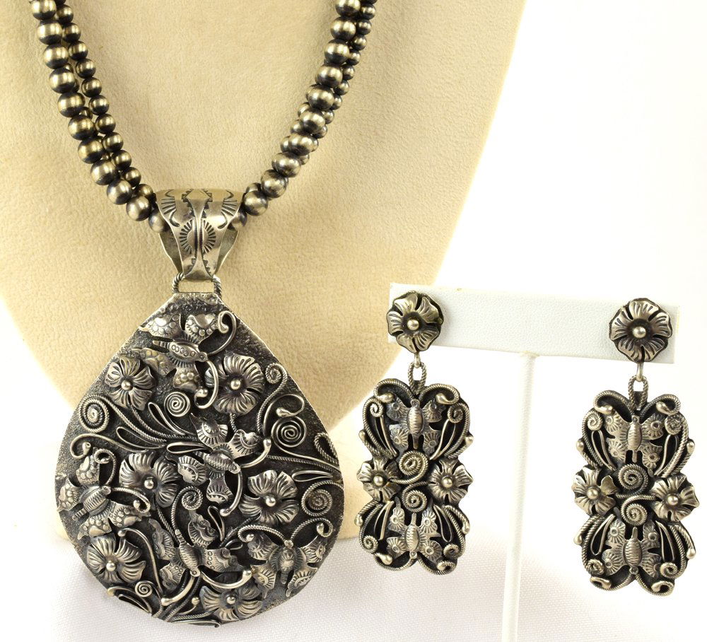 Larry Martinez Chavez Floral and Butterfly Necklace Set (1 of 6)