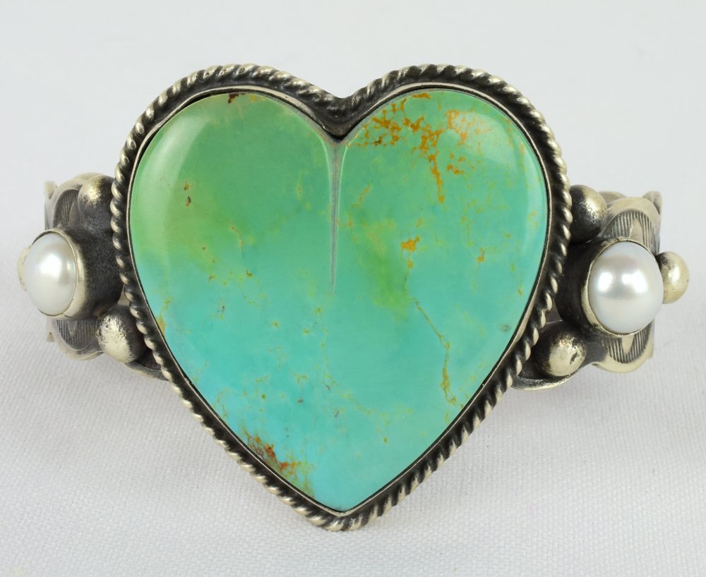 Chimney Butte Sterling Kingman Turquoise Heart Cuff (1 of 5)