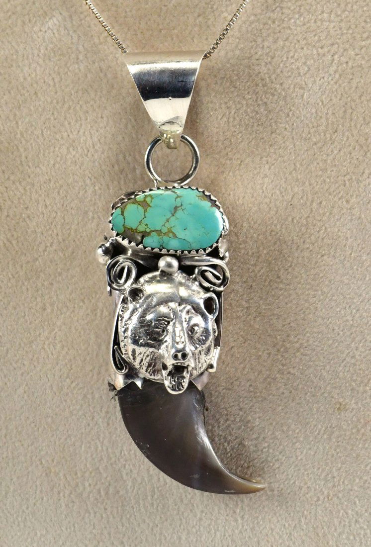 Navajo Vintage Sterling Silver Bear Head Pendant w/Claw (1 of 3)