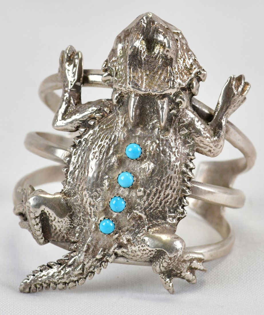 Navajo Sandcast Kingman Turquoise Horned Toad Cuff Bracelet (1 of 5)