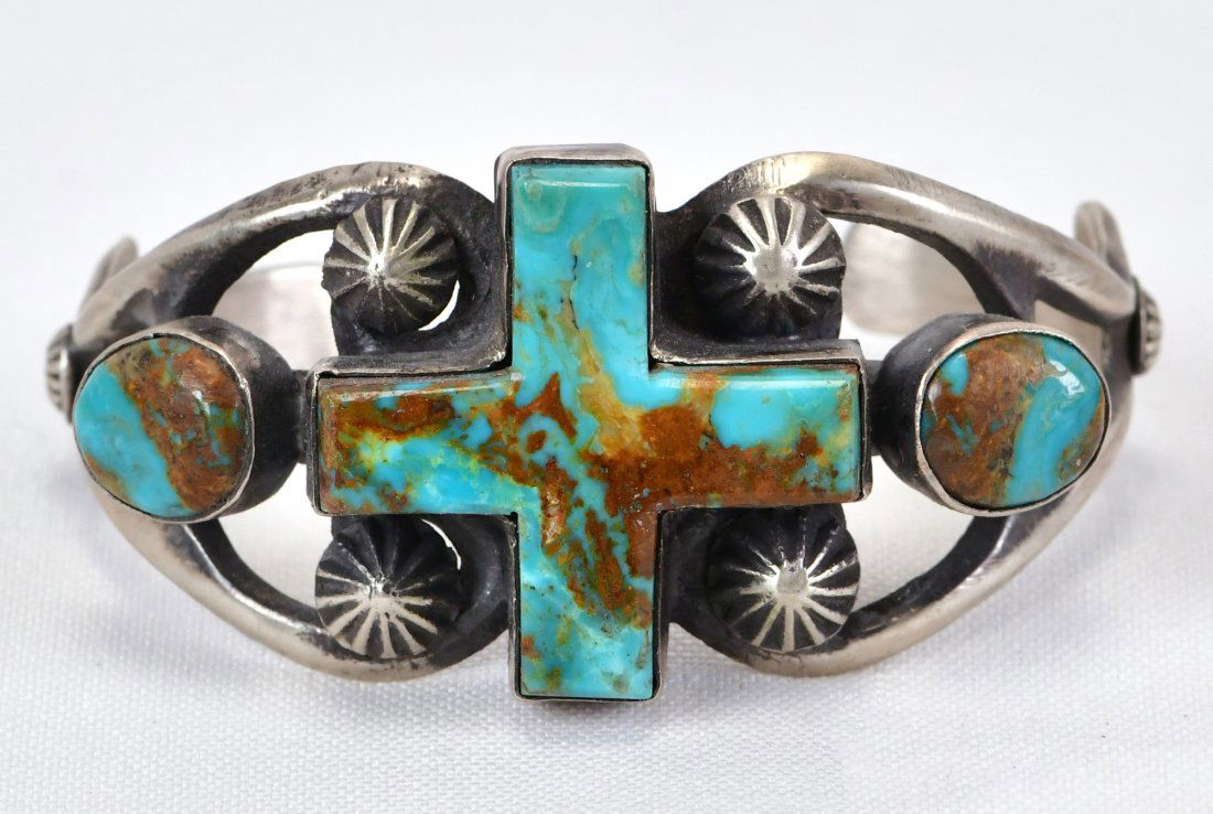 Chimney Butte Sterling Sand Cast Kingman Turquoise Cross Bracelet (1 of 4)