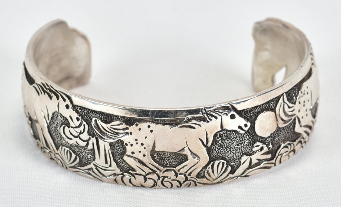 Lloyd Becenti Sterling Silver Story Teller Horse Cuff Bracelet (1 of 5)