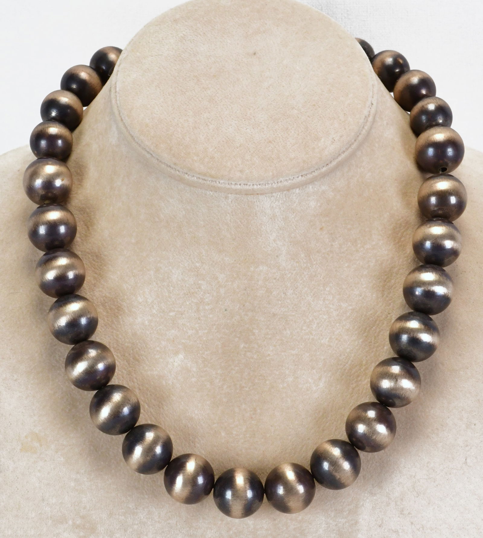 Native American Sterling Silver Bench Bead Necklace 18" (1 of 4)