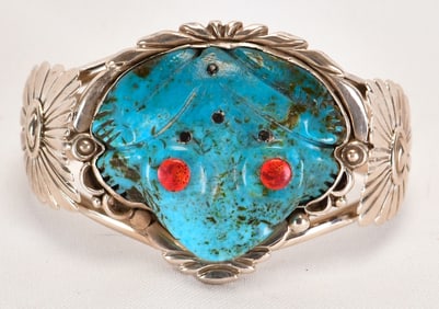 Navajo Vintage Sterling Indian Mountain Carved Frog Cuff w/Apple Coral