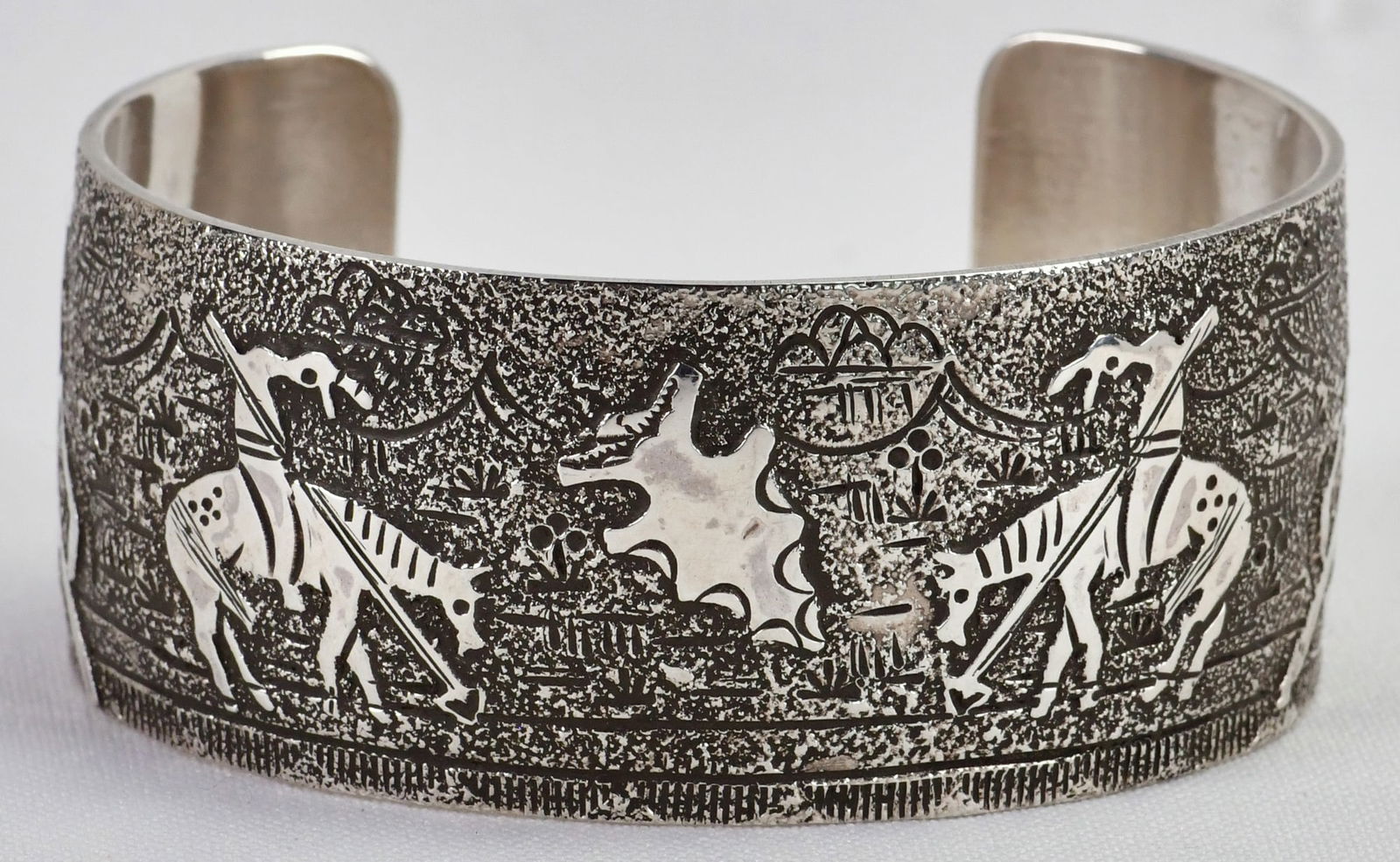 Ray Begay Sterling Silver "End of Trails" with Arrowhead Sandcast Bracelet (1 of 5)