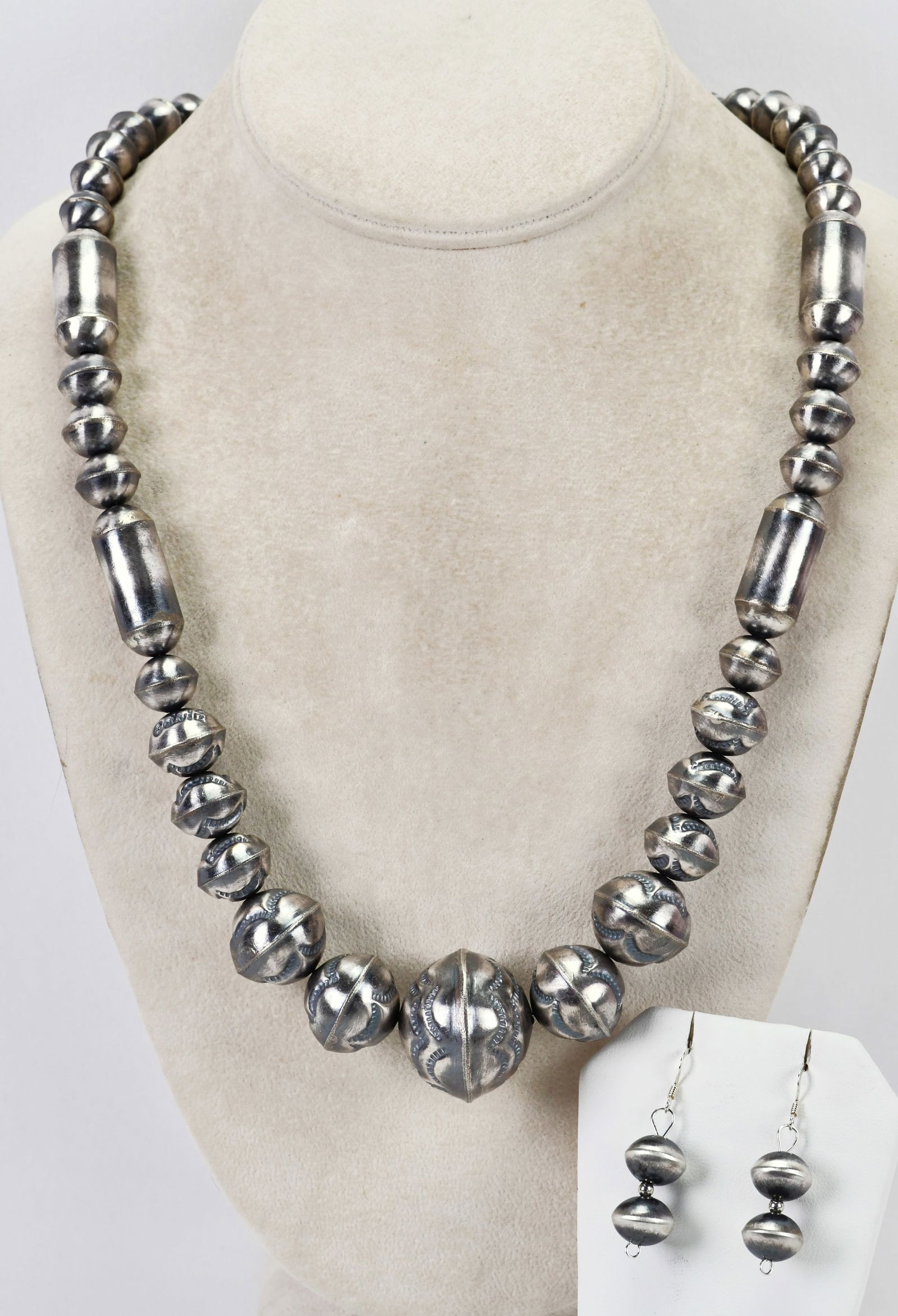 Native American Sterling Silver Bench Bead Necklace Set (1 of 7)