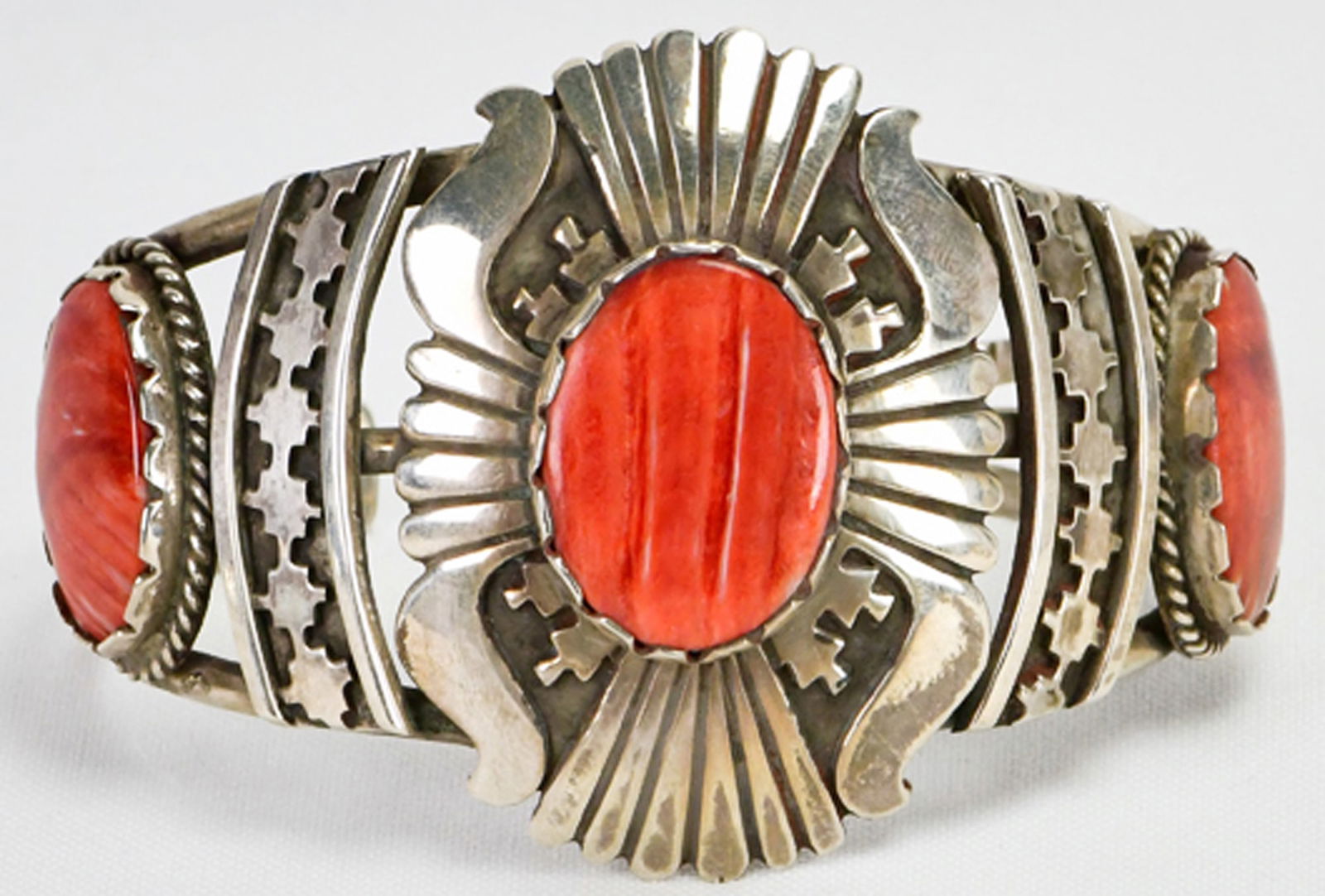 Native American Sterling Silver Spiny Oyster Cuff Bracelet (1 of 5)