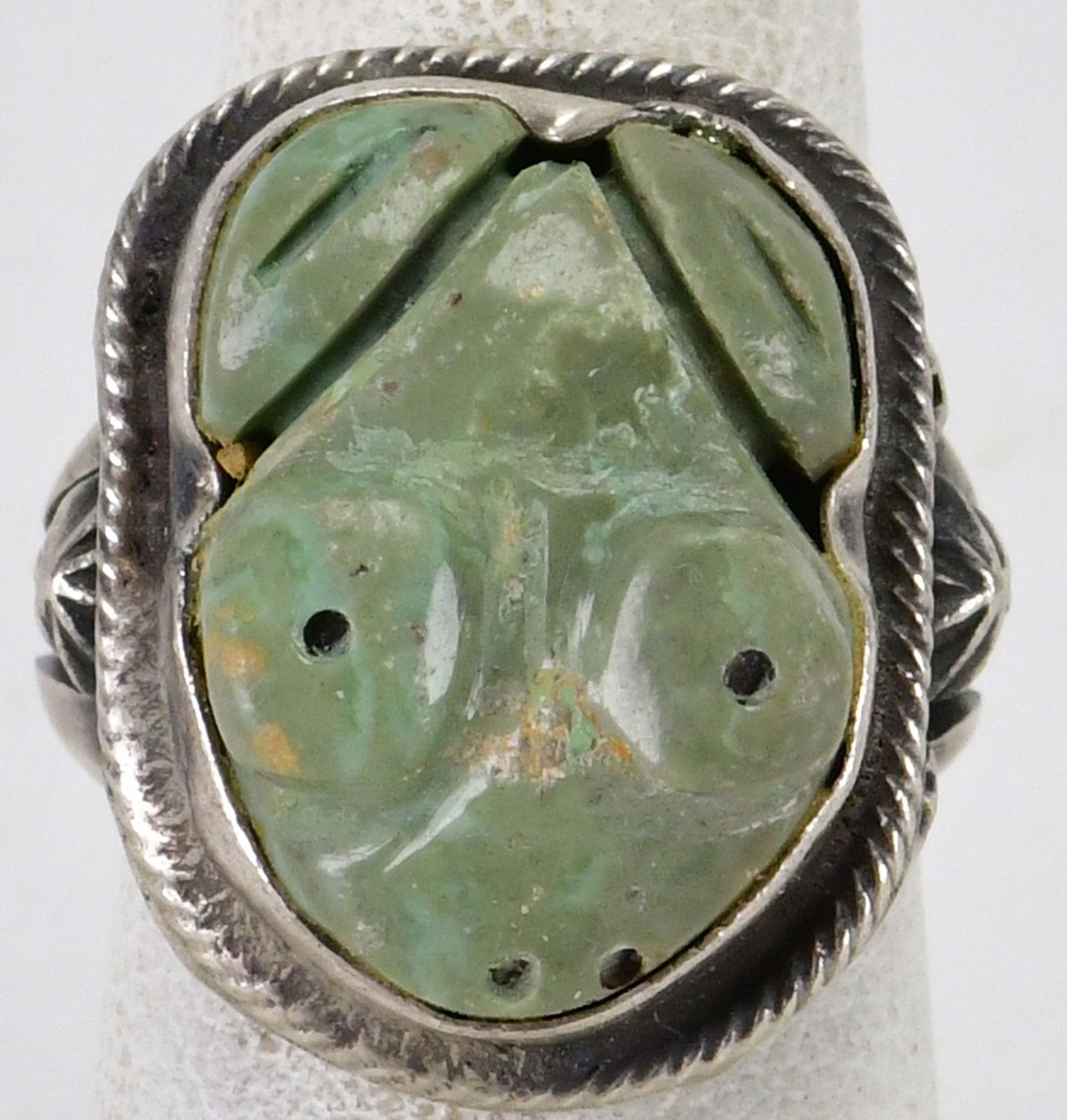 Native American Sterling Hand Carved Nevada Turquoise Frog Ring -Size 7 (1 of 4)
