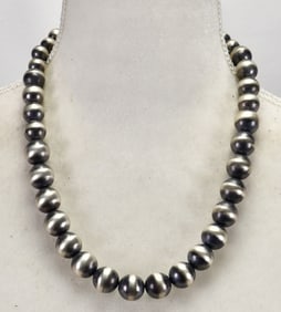 Michelle Jameson Handmade Sterling Bench Bead Navajo Pearl Necklace