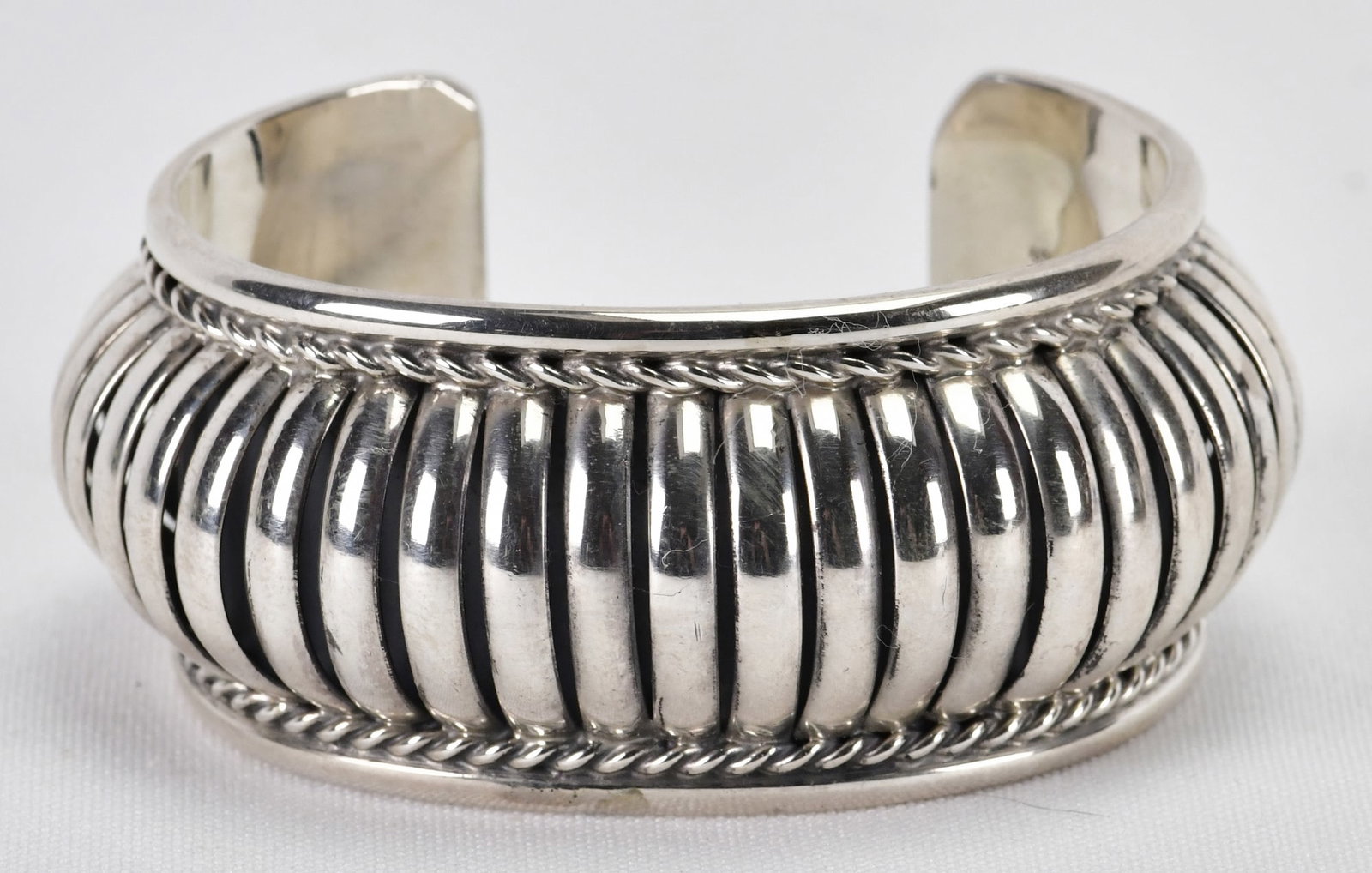 Native American Sterling Silver Wide Jump Ring Cuff Bracelet (1 of 5)