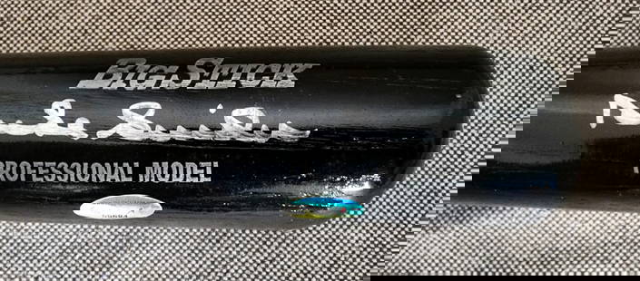 Duke Snider Signed Big Stick Bat C.O.A. Reggie Jackson 55694: Duke Snider Autographed in silver ink. Big Stick Bat Professional Rawlings Adirondack ModeL. C.O.A. Reggie Jackson 55694, no date. C.O.A. signed by Reggie Jackson and Walter Harris.