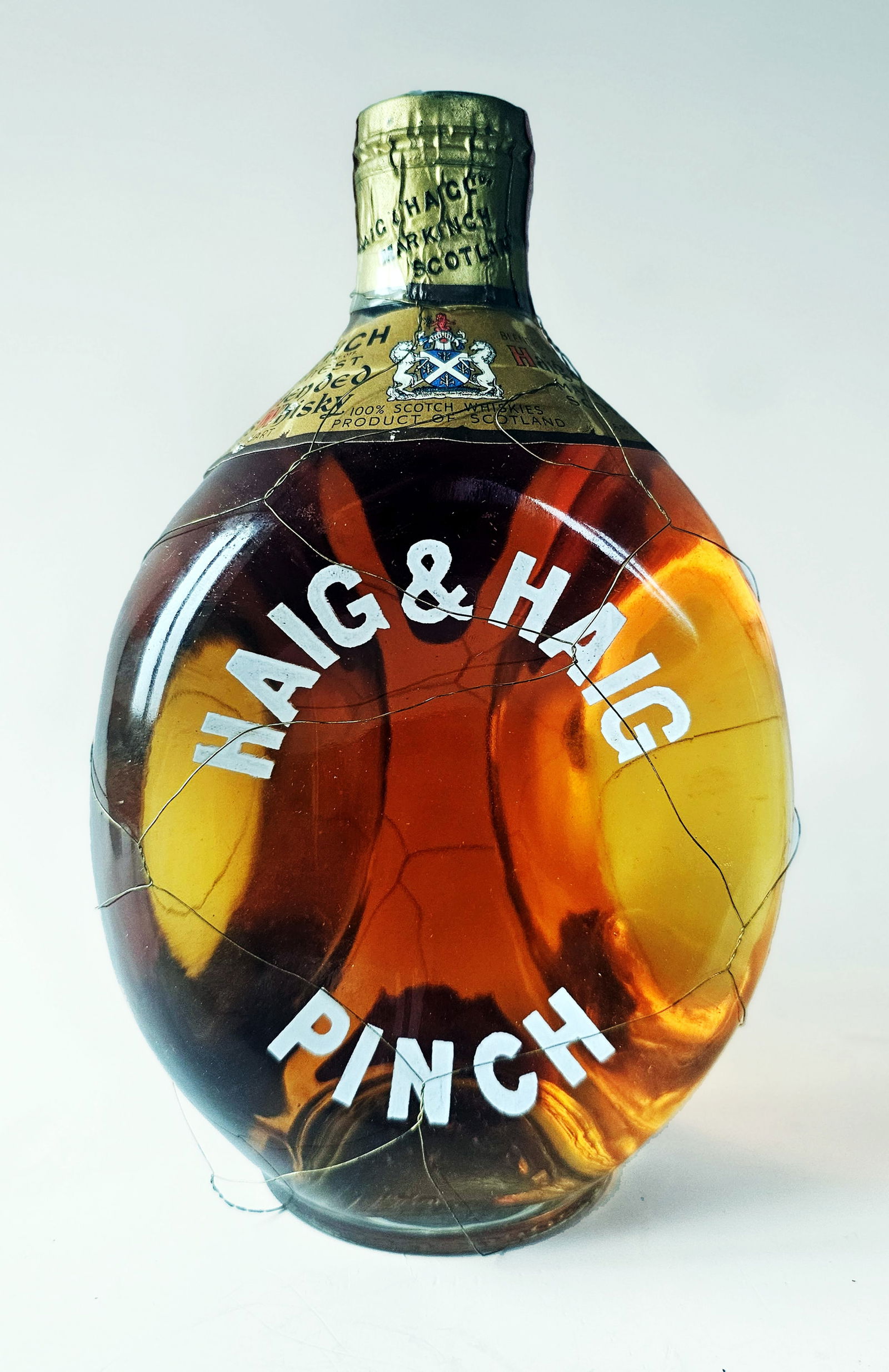 Haig & Haig Pinch Blended Finest Scots Whisky.  Size 4/5 Quart, 86.8 Proof.   Spring Cap Cover. (1 of 7)