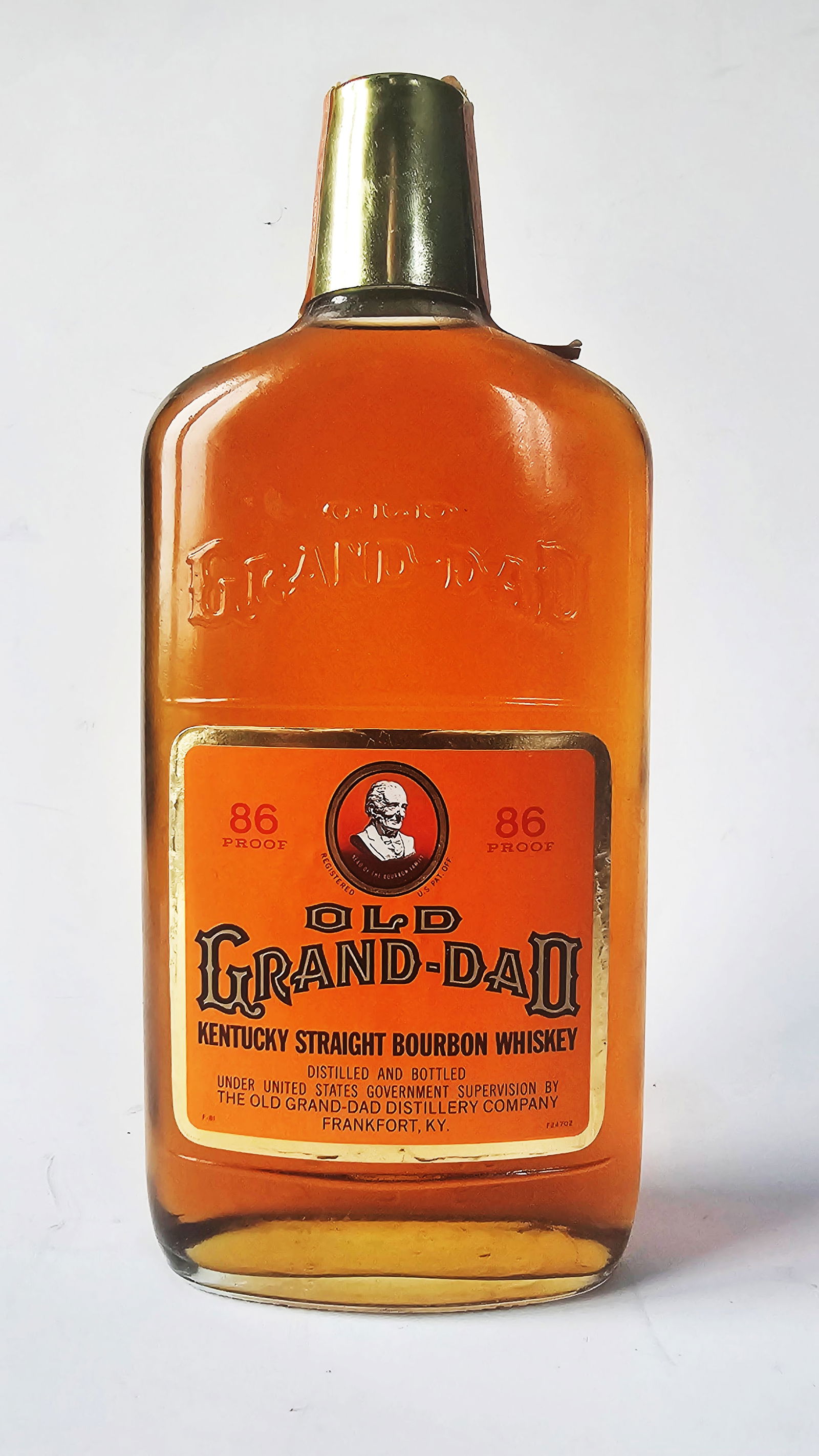1981 Old Grand-Dad Kentucky Straight Bourbon.   86 Proof, 500ml.  The Old Grand-Dad Distillery Co. (1 of 6)