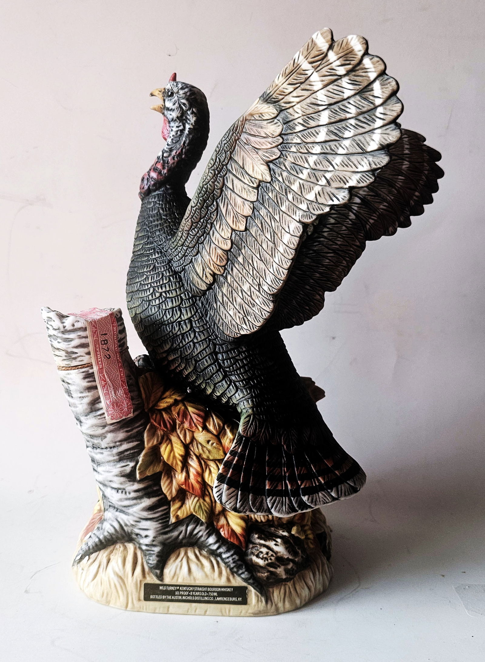 Wild Turkey Kentucky Straight Bourbon 8 y/o in Porcelain Decanter Bottled 1982 (1 of 11)