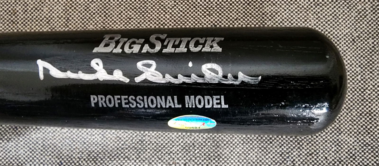 Duke Snider Signed Big Stick Bat C.O.A. Reggie Jackson 55694: Duke Snider Autographed in silver ink. Big Stick Bat Professional Rawlings Adirondack ModeL. C.O.A. Reggie Jackson 55694, no date. C.O.A. signed by Reggie Jackson and Walter Harris.