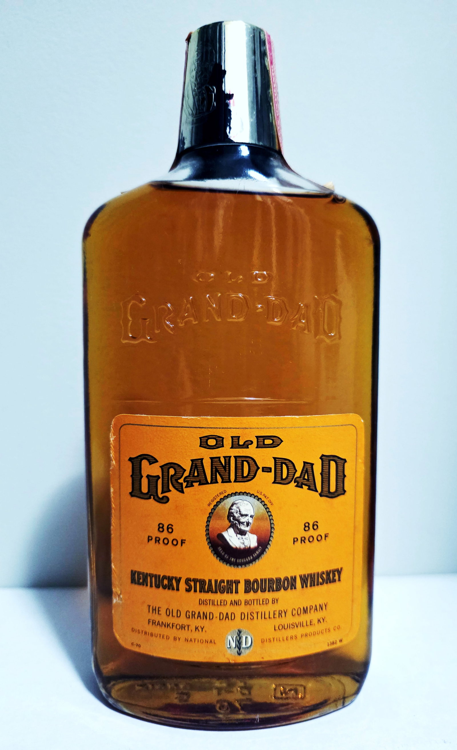 Old Grand Dad Bourbon Whiskey 1970 One Pint. (1 of 4)