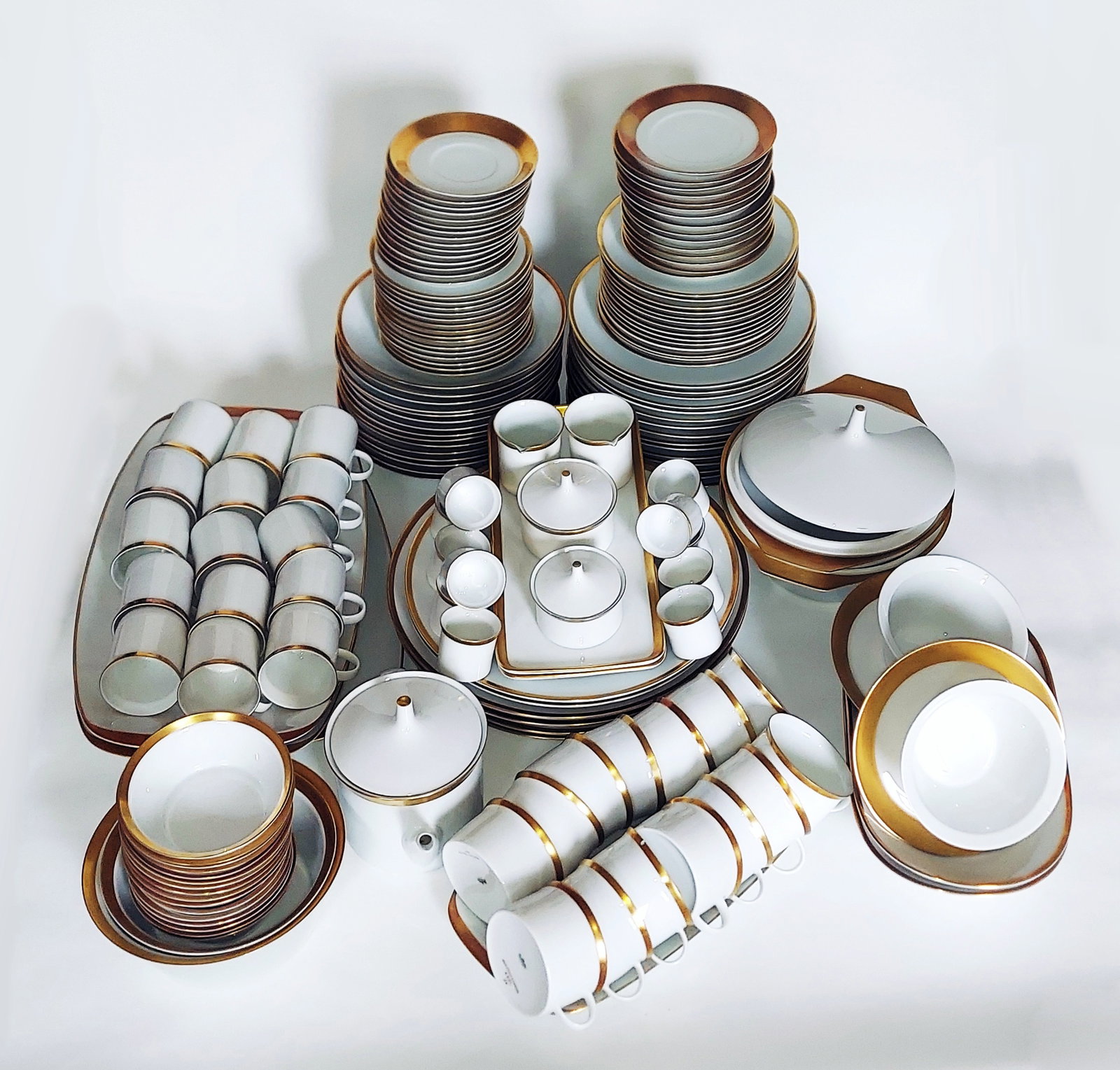 Rosenthal Porcelain Dinnerware Set 169-pieces 1952 Germany (1 of 4)