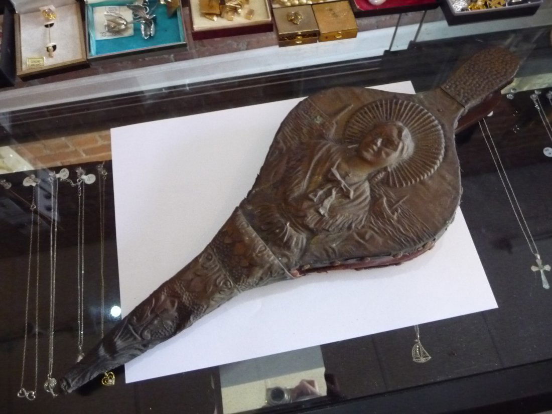 Antique Copper Figural Bellows: 17" long, 6" wide, red leather inner. Very interesting piece.