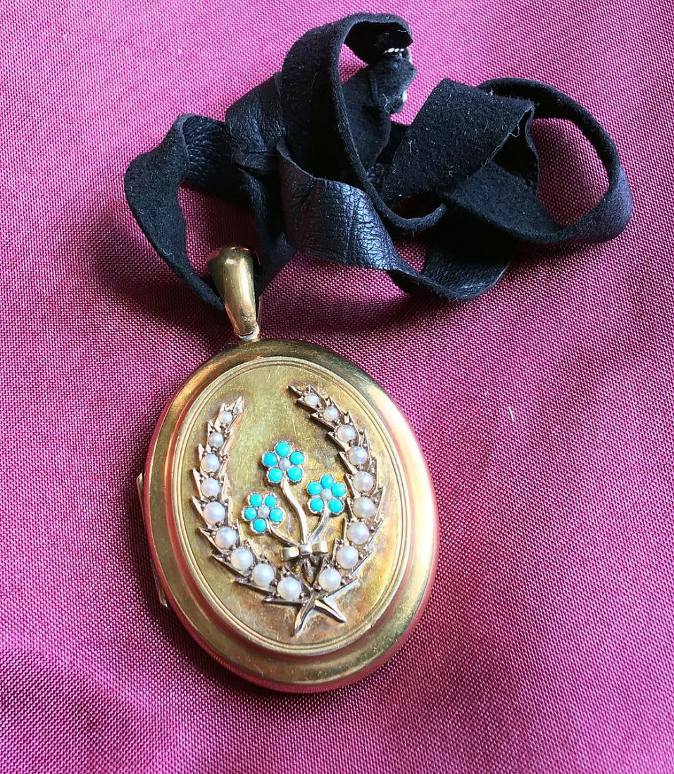 Gold 18 ct, Turquoise and Pearl Mourning Locket (1 of 4)