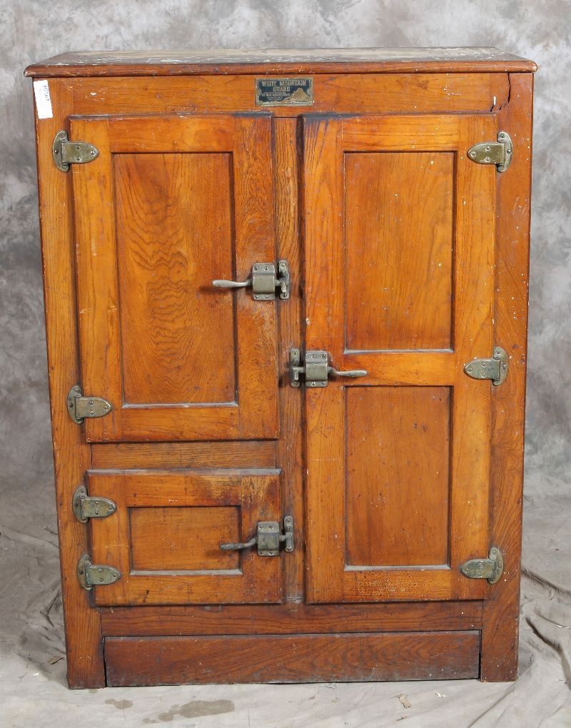 Oak ice box White Mnt Grand: 36x20x48 in original finish