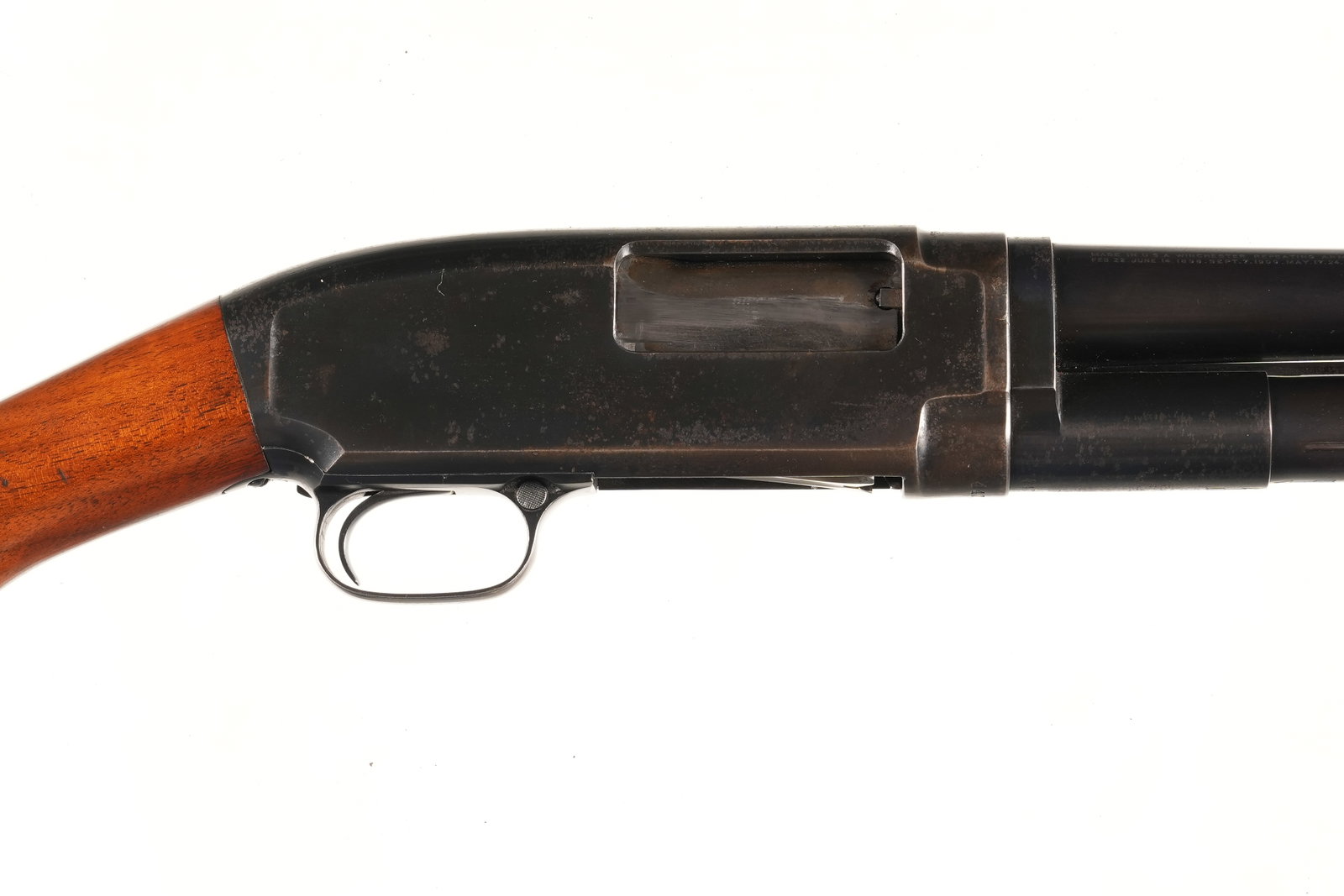 A3257 Winchester 12 Slide Shotgun 12ga: 12ga Serial # 447471 Winchester Model 12, Pump 12 Ga shotgun with 30" full choke Bbl. 2 3/4" chamber 14" LOP. Mfd, 1925. Condition, Good overall with barrel retaing 85% finish withbright bore. Receive