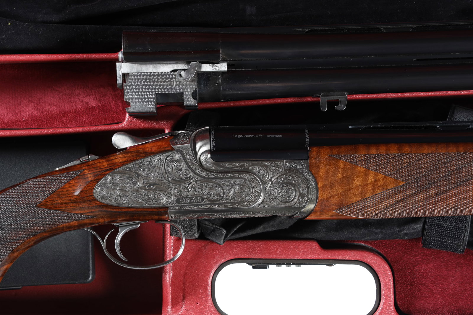 A8 Caesar Guerini Maxum O/U Shotgun 12ga: 12ga Serial # 119888 Caesar Guerini Maxum 12 Ga, over under shotgun 2 Barrel set with 30 " & 32" Vent rib Bbl's with bead sight and interchangeable chokes. Single trigger with ejectors. French Grey fi
