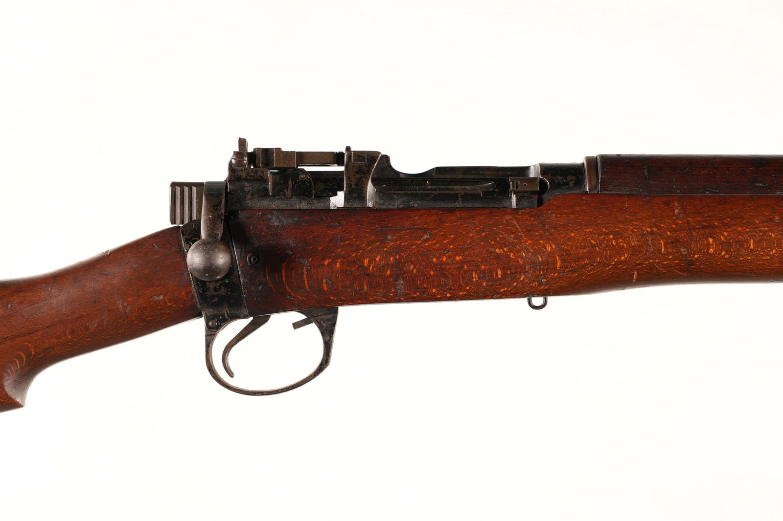 A4816 Savage Enfield No4 Mk1 SMLE Bolt Rifle .303: .303 British Serial # 7003109 WW2 Savage Enfield No4Mk1 SMLE 303 British rifle with numbers matching bolt. FTR dated 1952 (Korean War). Condition. Good with darkness in grooves in bore, Magazine absen