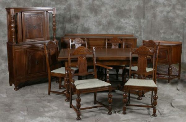 Walnut 10-piece dining room set: Walnut 10-piece dining room set Walnut 10-piece dining room set