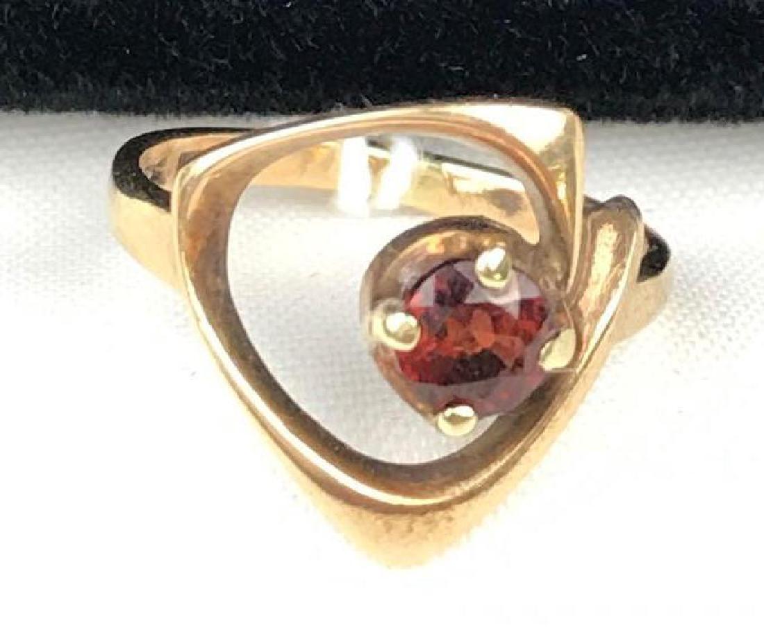 10K Yellow Gold Garnet Ring (1 of 2)