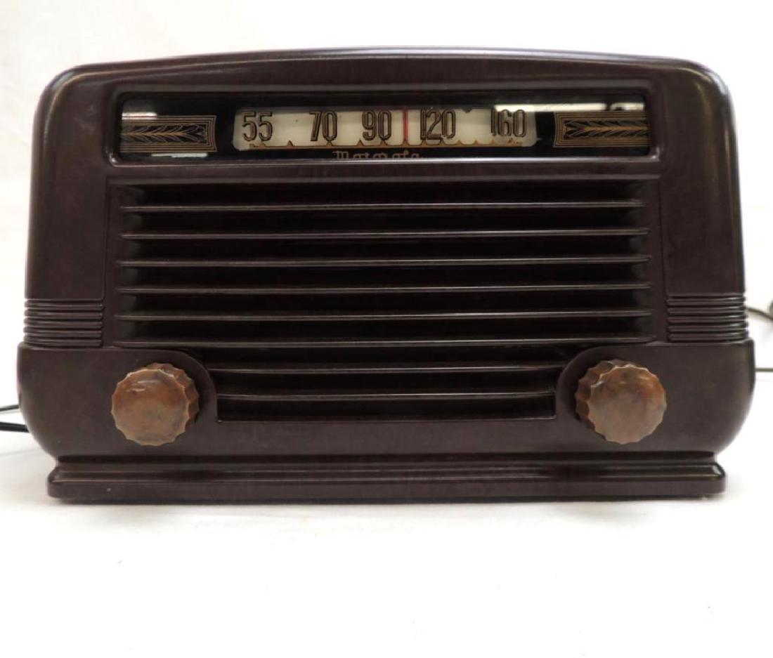 Vintage Motorola Tabletop Radio Model 55x11a (1 of 2)