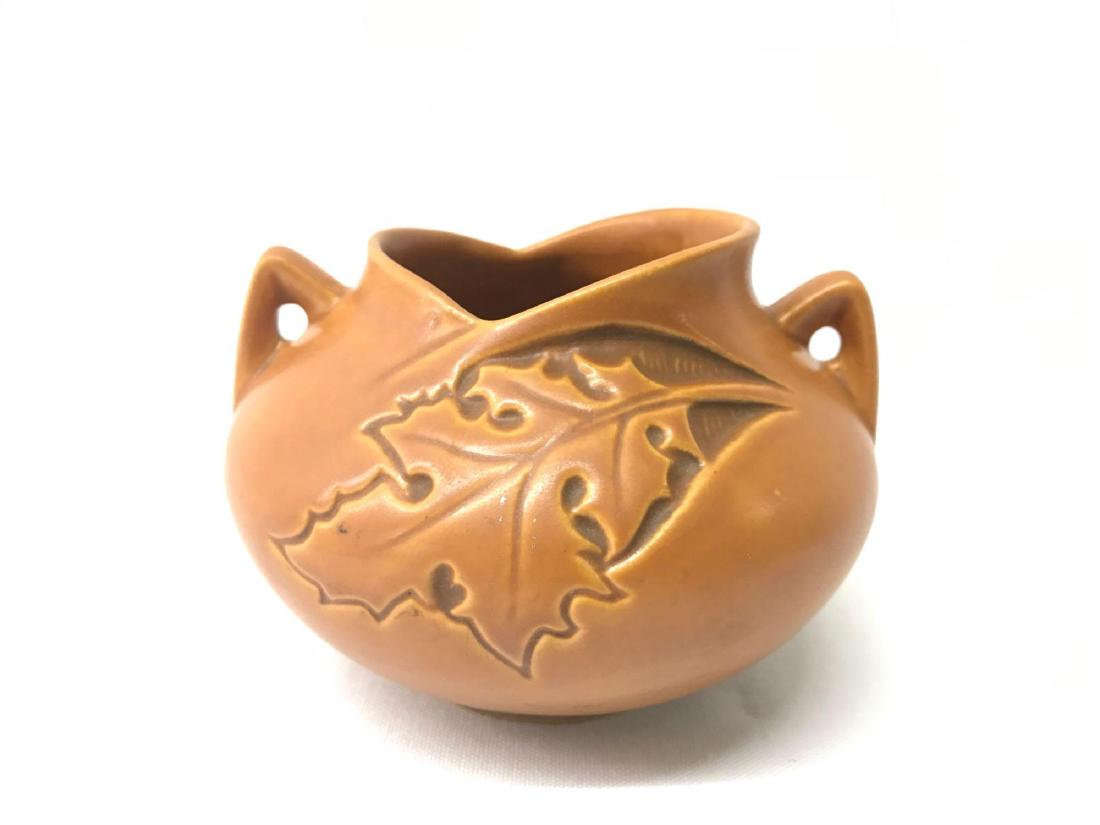 Vintage Roseville 741-4" pattern bowl (1 of 3)