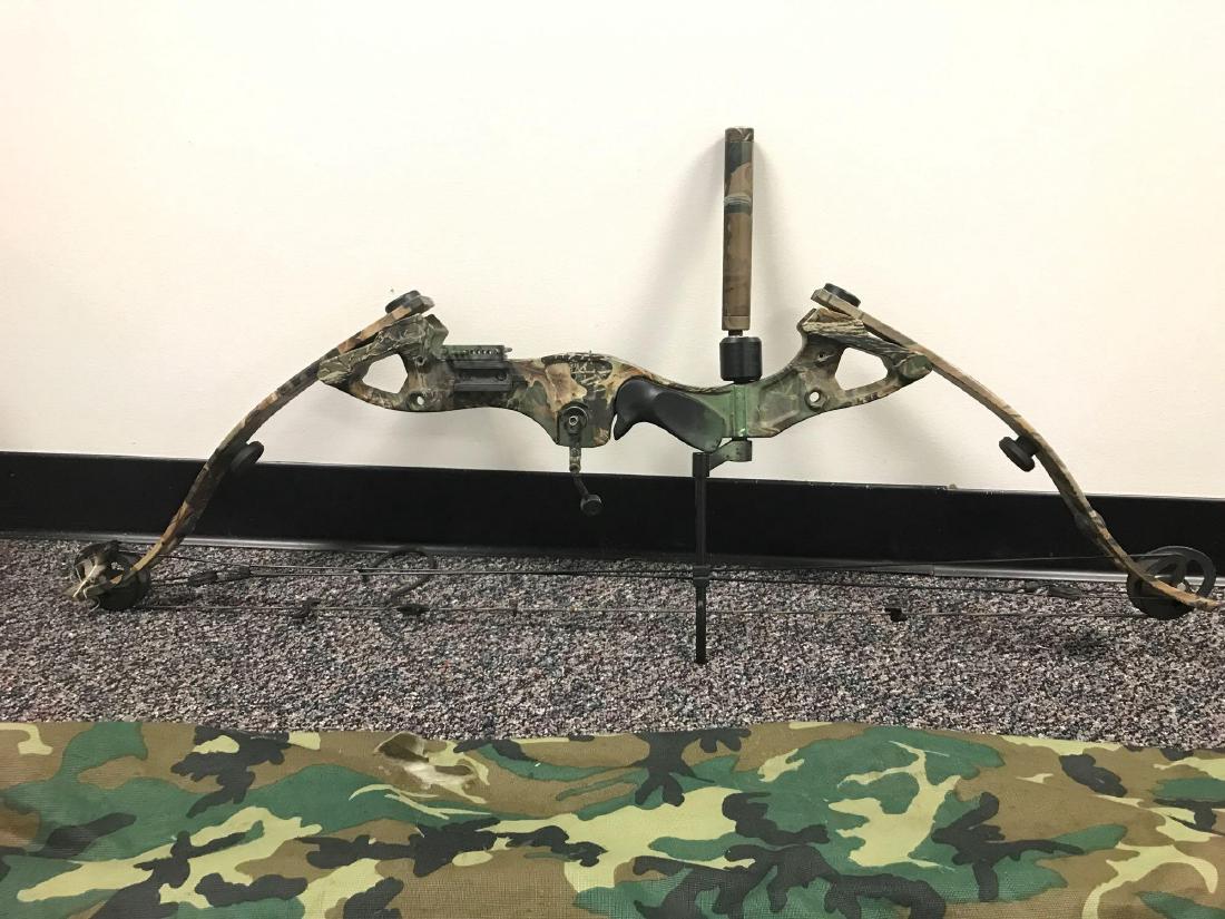 Golden eagle camouflage compound bow with soft case: 42" x 19"