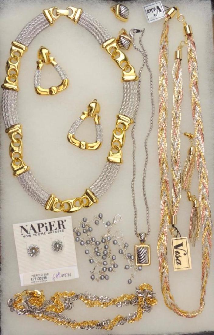 Vintage Gold and Silver Tone Jewelry Lot (1 of 2)
