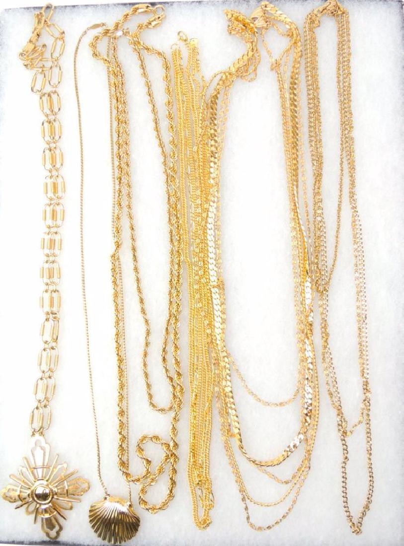 Gold Tone Chain Necklaces Lot : Monet and Napier: The collection includes 6 signed goldtone necklaces that could work with any vintage to modern accessories