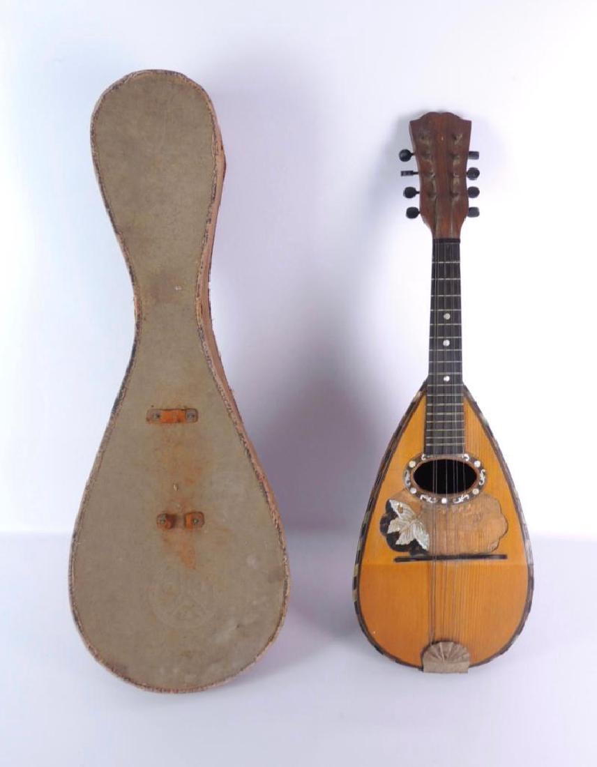 Antique Bowlback Mandolin with Case (1 of 5)