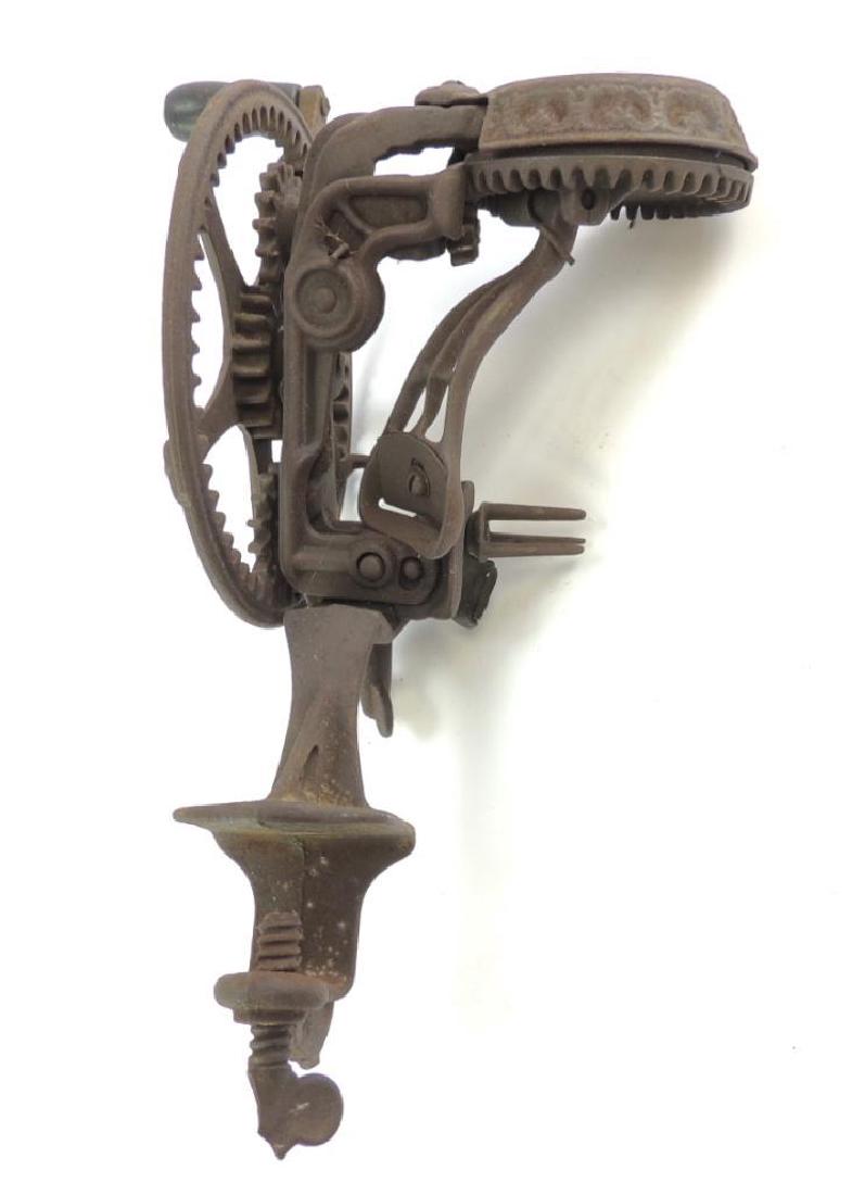 Antique Reading Hardware Co. Turntable Apple Parer (1 of 4)