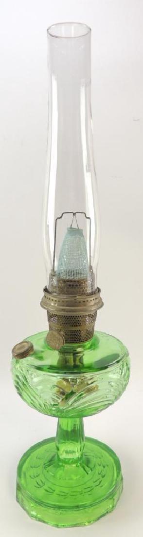 Antique Aladdin Emerald Green Oil Lamp (1 of 4)