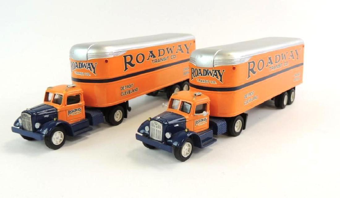 Group Of 2 Dehanes Model Roadway Transit Co. (1 of 4)