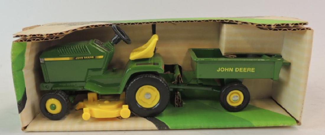 ERTL John Deere Lawn & Garden Die-Cast Tractor W/ Dump (1 of 3)