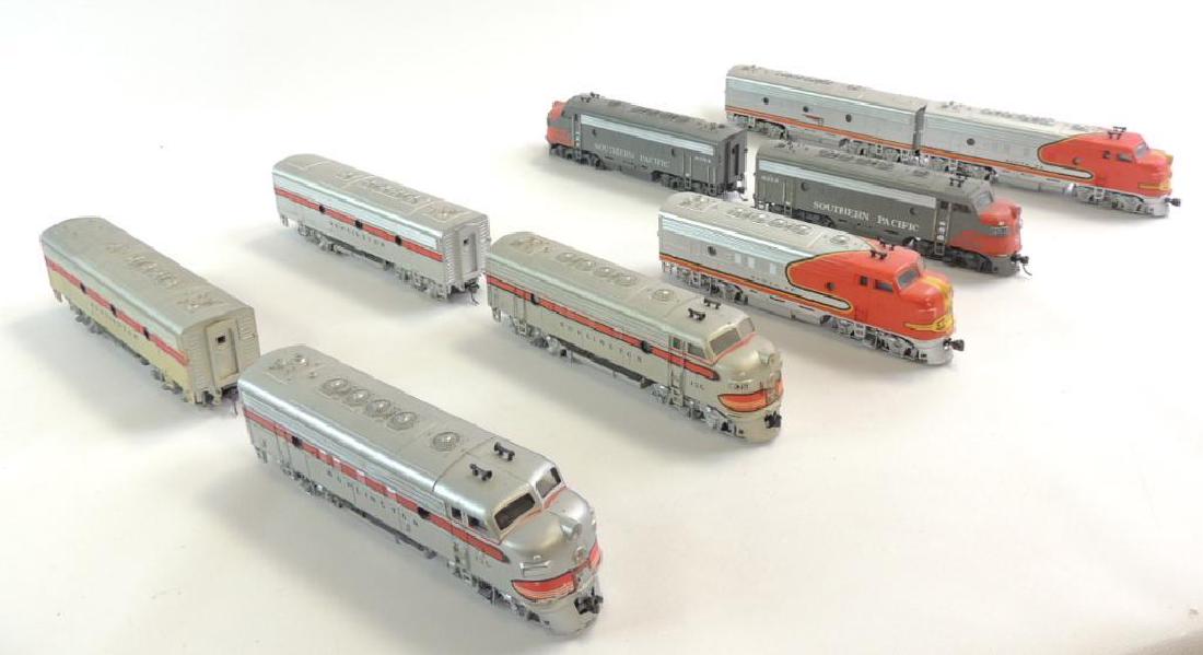 Group of 9 Athearn HO Scale Locomotives and Train Cars (1 of 5)